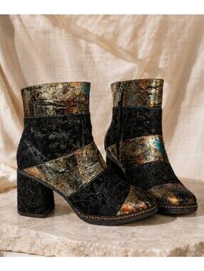 L’Artiste By Spring Step Whitney Ankle Boots Metallic Heels Black Gold Whimsical